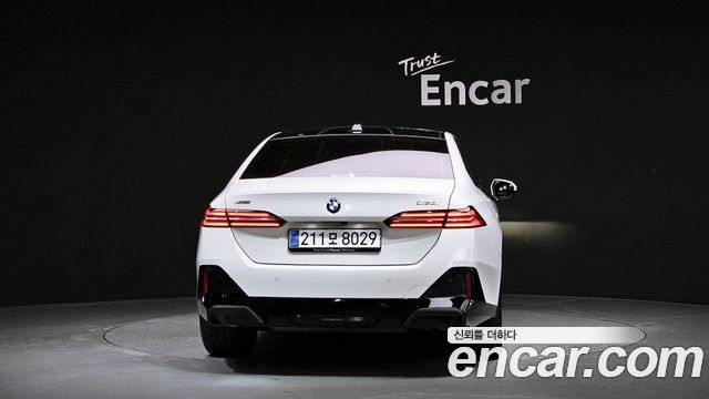 BMW 5-Series 2025 — photo 4