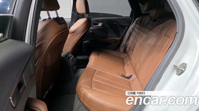 Audi A4 2019 — photo 12