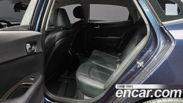 Kia K5 2019 — photo 12