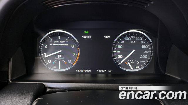 Land Rover Range Rover 2012 — photo 8