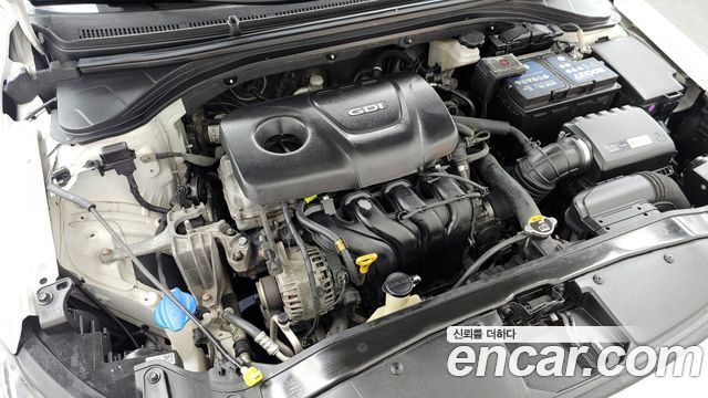 Hyundai AVANTE 2017 — photo 6