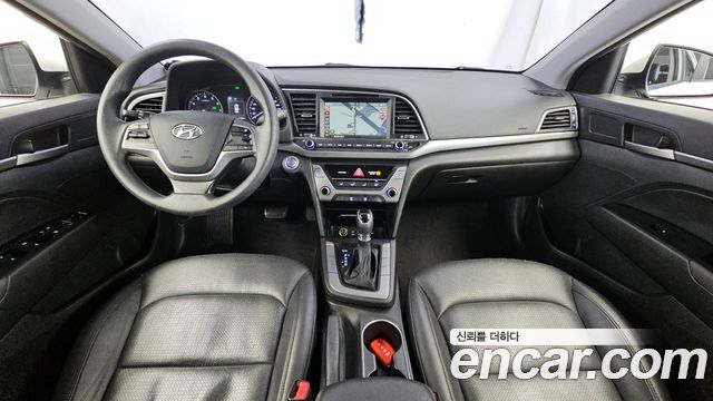 Hyundai AVANTE 2017 — photo 7