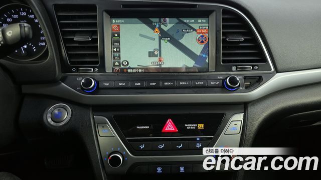 Hyundai AVANTE 2017 — photo 14