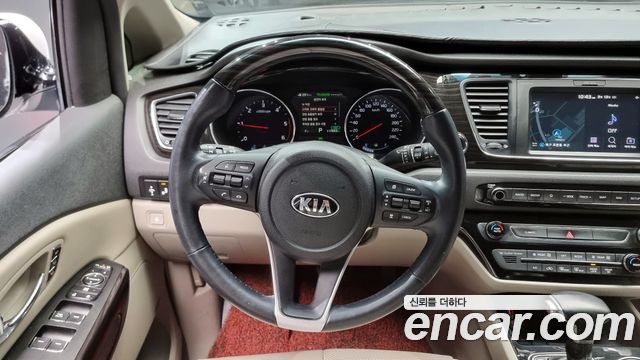 Kia Canival 2019 — photo 13