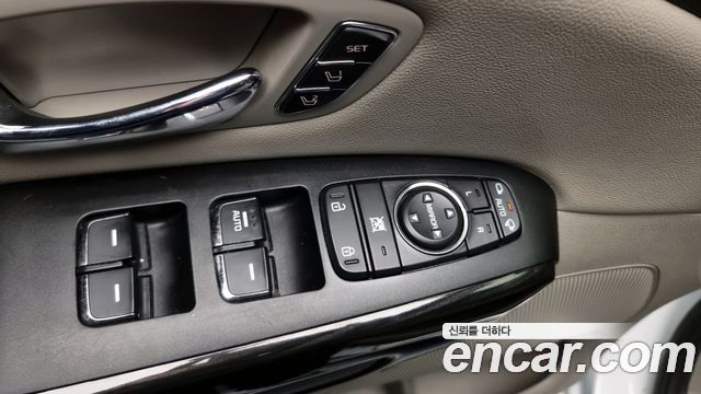 Kia Canival 2019 — photo 18