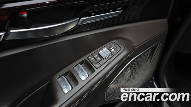 Genesis EQ900 2018 — photo 17