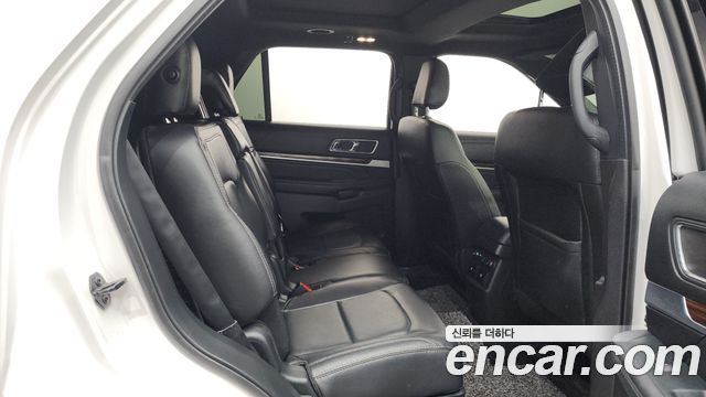 Ford Explorer 2019 — photo 12