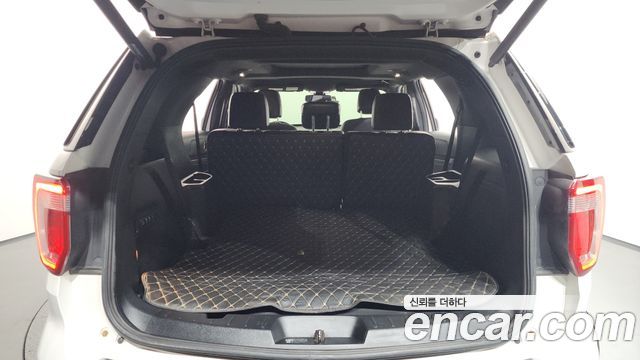 Ford Explorer 2019 — photo 20