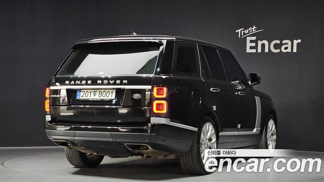 Land Rover Range Rover 2021 — photo 2