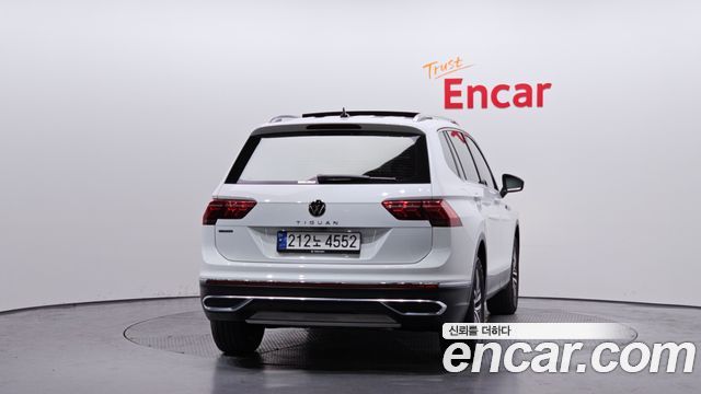 Volkswagen Tiguan 2023 — photo 4