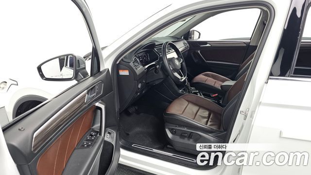 Volkswagen Tiguan 2023 — photo 10