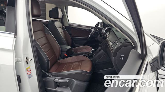 Volkswagen Tiguan 2023 — photo 11