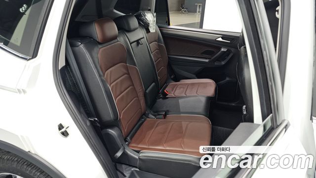 Volkswagen Tiguan 2023 — photo 12