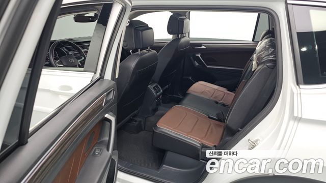 Volkswagen Tiguan 2023 — photo 13
