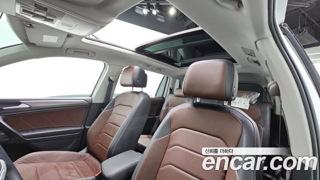 Volkswagen Tiguan 2023 — photo 18