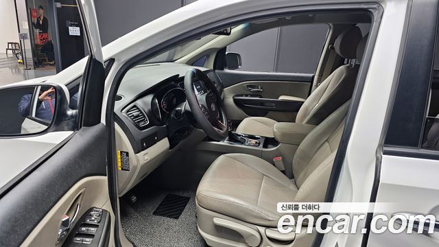 Kia Canival 2020 — photo 10