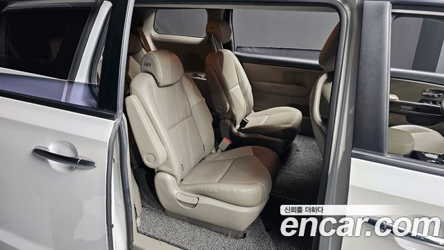 Kia Canival 2020 — photo 12