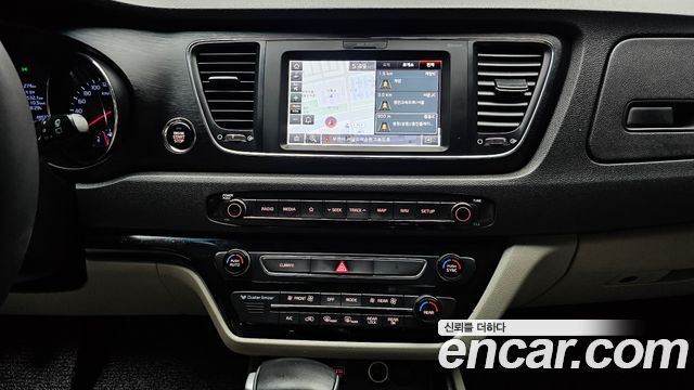 Kia Canival 2020 — photo 14