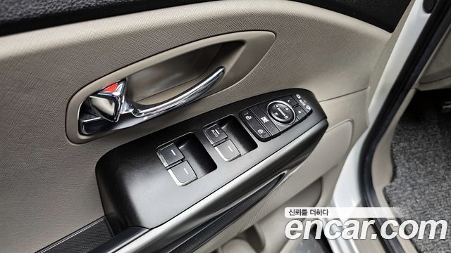 Kia Canival 2020 — photo 17