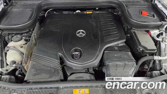 Mercedes-Benz GLE-Class 2025 — photo 6