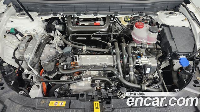 Mercedes-Benz EQB 2025 — photo 6