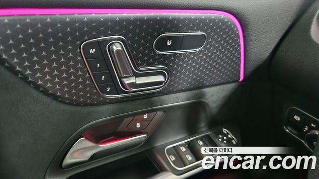 Mercedes-Benz EQB 2025 — photo 11
