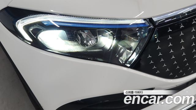 Mercedes-Benz EQB 2025 — photo 18