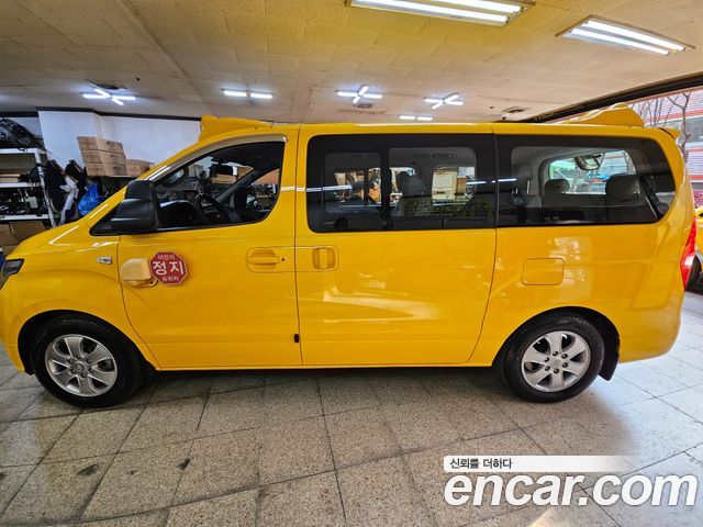 Hyundai Starex 2019 — photo 3