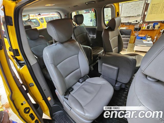 Hyundai Starex 2019 — photo 16