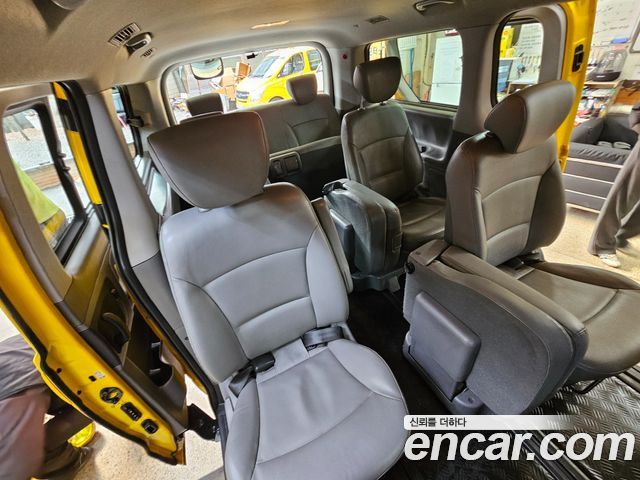 Hyundai Starex 2019 — photo 17