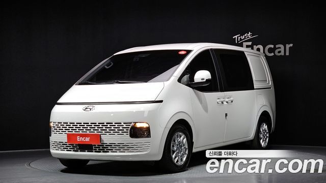 Hyundai Staria 2022 — photo 1