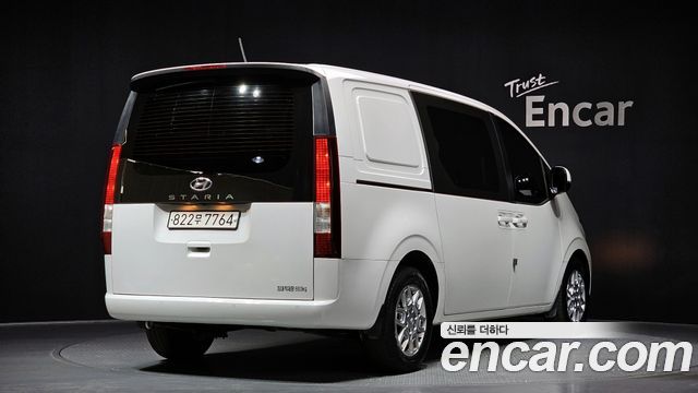 Hyundai Staria 2022 — photo 2