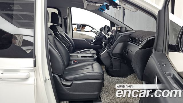 Hyundai Staria 2022 — photo 11