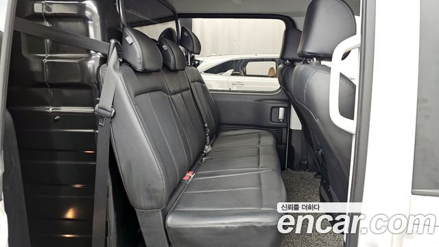 Hyundai Staria 2022 — photo 12