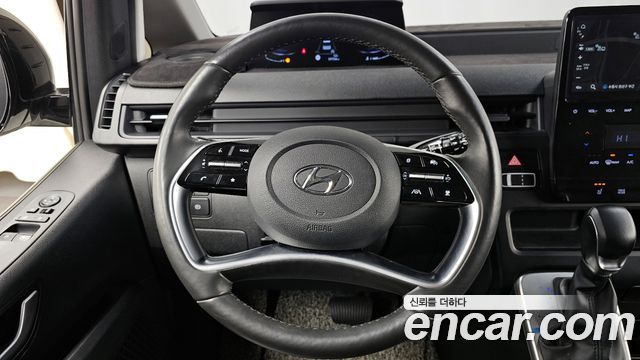 Hyundai Staria 2022 — photo 13