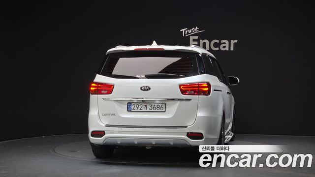 Kia Canival 2019 — photo 4