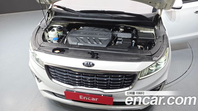 Kia Canival 2019 — photo 6