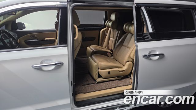 Kia Canival 2019 — photo 11