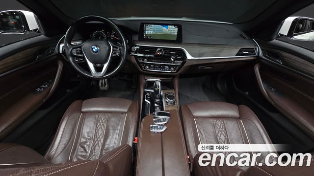 BMW 5-Series 2017 — photo 7