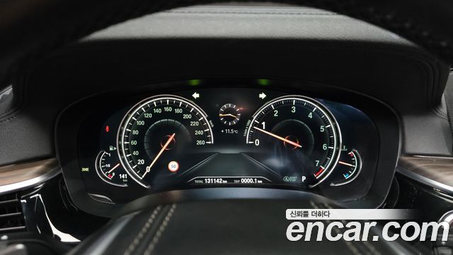 BMW 5-Series 2017 — photo 8