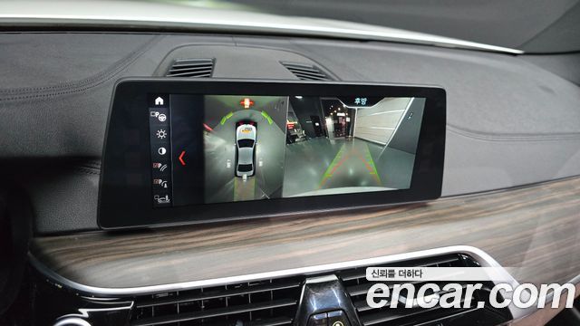 BMW 5-Series 2017 — photo 16