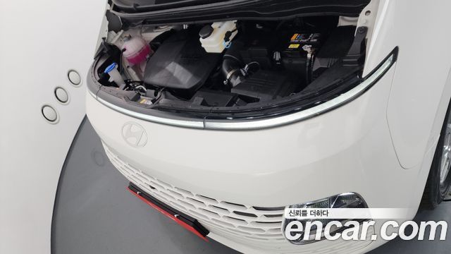 Hyundai Staria 2025 — photo 6
