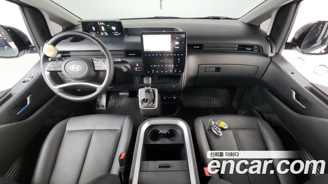 Hyundai Staria 2025 — photo 7