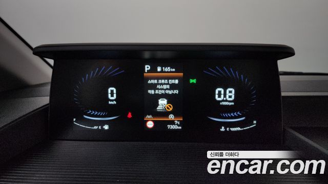 Hyundai Staria 2025 — photo 8