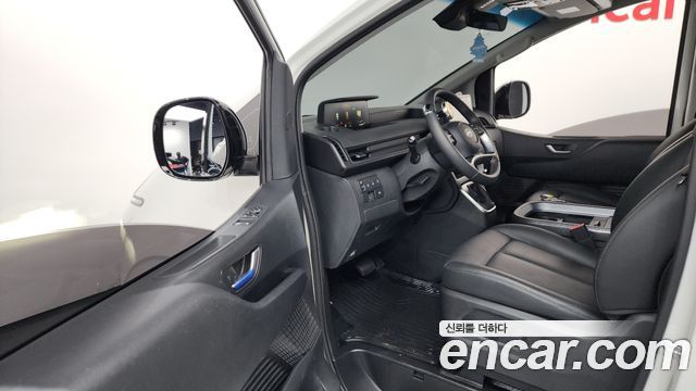 Hyundai Staria 2025 — photo 10