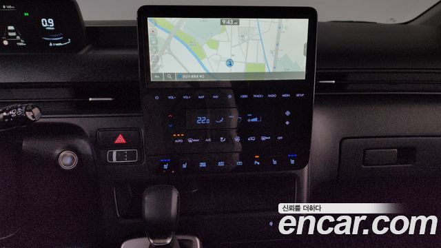 Hyundai Staria 2025 — photo 14