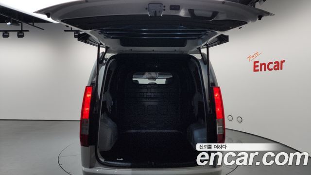 Hyundai Staria 2025 — photo 20