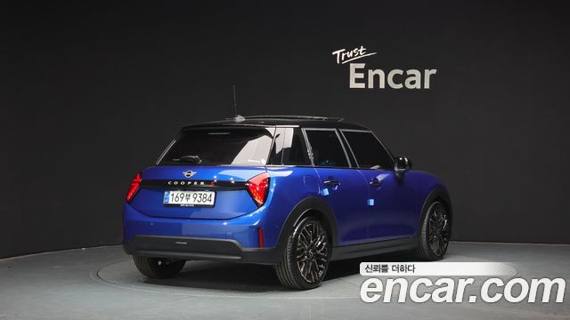 Mini Cooper 2025 — photo 2