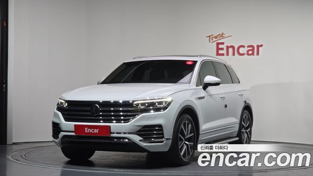 Volkswagen Touareg 2023 — photo 1