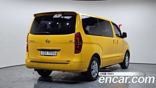 Hyundai Starex 2016 — photo 2